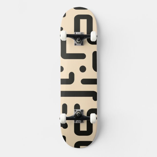 Buchstabenfragmente auf hellbeigem Hintergrund Skateboard (Vorderseite)