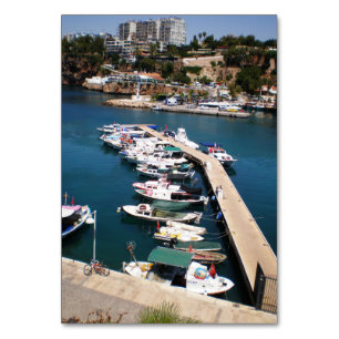 Bucht mit Kreuzfahrtschiffen in der Altstadt von A Tischnummer