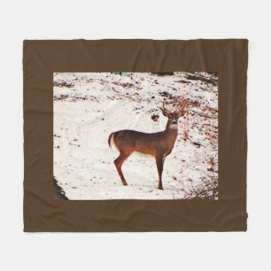 Buck Deer im Schnee Fleecedecke