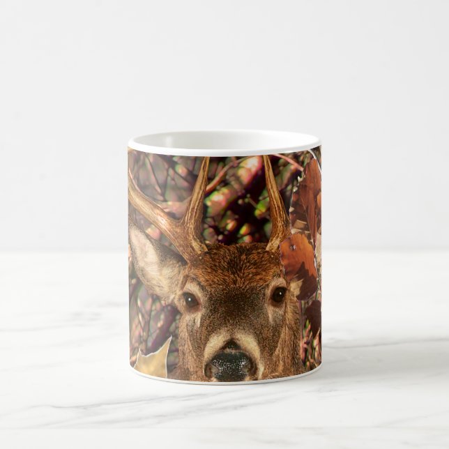 Buckel in Jäger Camouflage Weißer Schwanz Hirsch Tasse (Mittel)