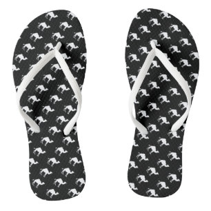 Buckel-Tageskamel-Liebe Schwarzweiss Flip Flops