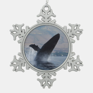 Buckelwaldurchbrechen Schneeflocken Zinn-Ornament