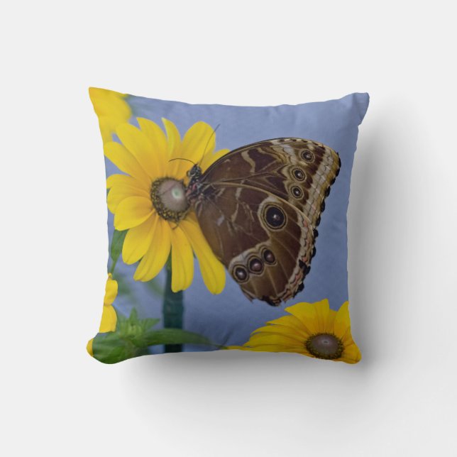 Buckeye Butterfly auf Yellow Daisy Kissen (Vorderseite)