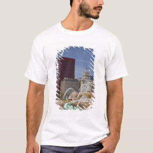 Buckingham Fountain in Grant Park T-Shirt