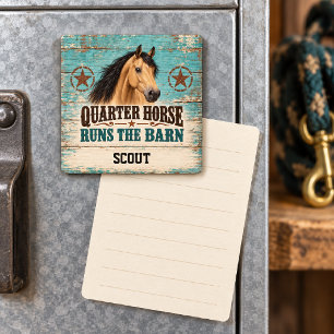 Buckskin Quarter Horse regiert die Stall-Western-A Magnet