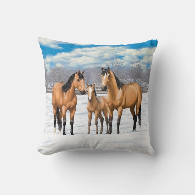 Buckskin Quarter Pferde im Schnee Kissen (Vorderseite)