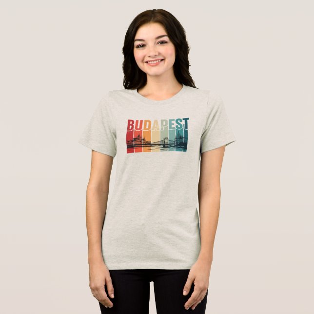 Budapest Text with Skyline Tri-Blend Shirt (Vorderseite voll)