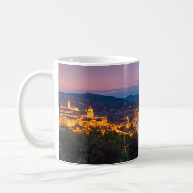 Budapester Skyline in Ungarn bei Nacht Kaffeetasse (Links)