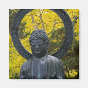 Budda Statue im Japanischen Garten Golden Magnet