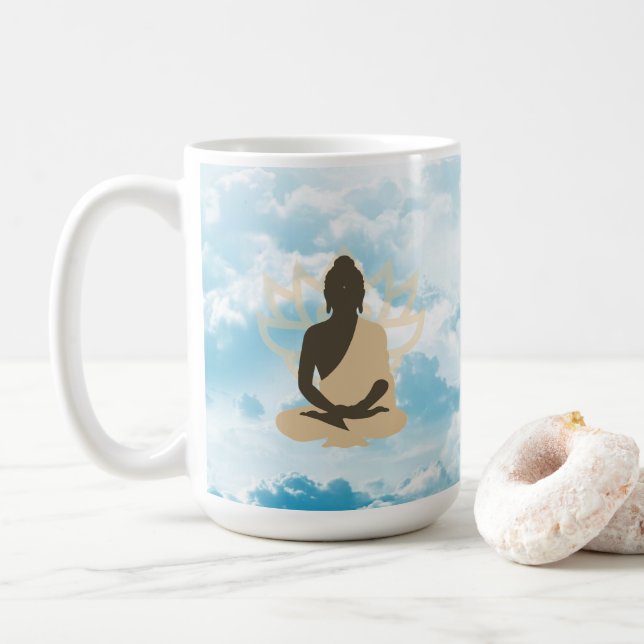 Buddha in der Tasse der Wolkenmeditation (Mit Donut)