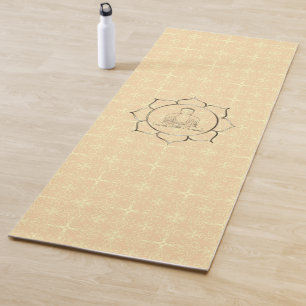 Buddha in Lotus auf Tan Geometric Yogamatte