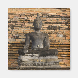 Buddha in Wat Mahathat. Magnet