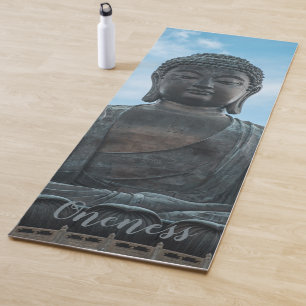 Buddha-Statue-Himmel-inspirierend Einssein eine Yogamatte