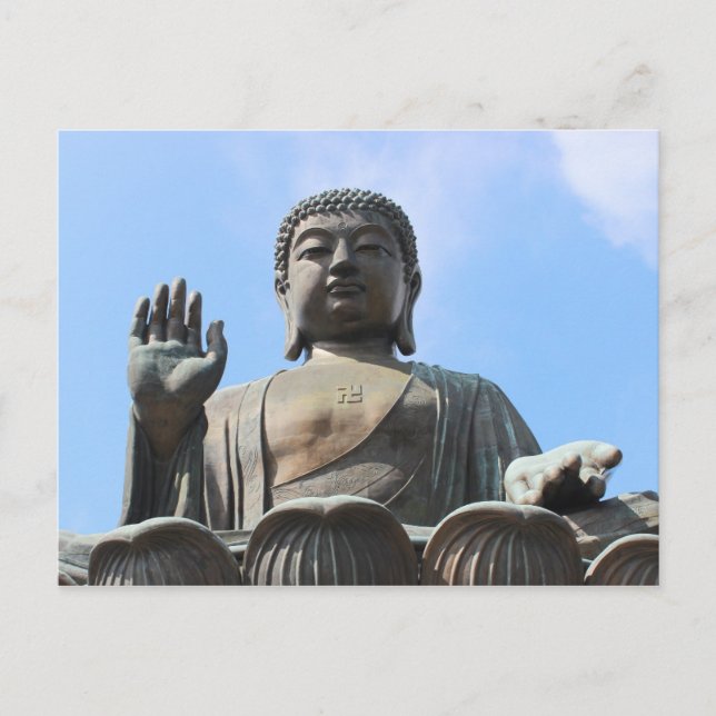 Buddha Statue in Blue Sky, Hand erhöht Postkarte (Vorderseite)