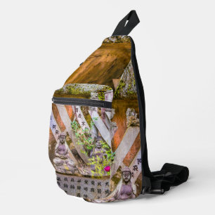 Buddha-Statuen am Senko-ji-Tempel Crossbody Bag