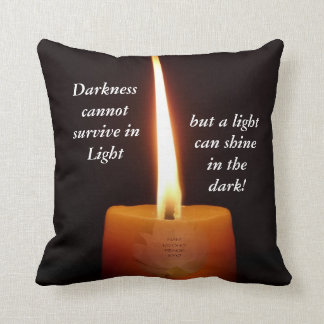 Buddhistisches Kissen SGI mit Lotus-Kerze und NMRK