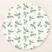 Budding Blue Branches auf Creme - nahtloses Muster