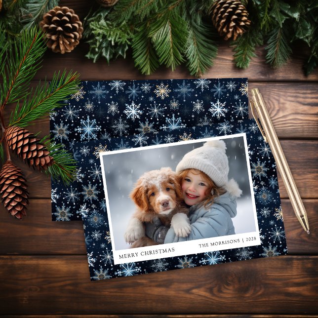 Budget Blue Snowflake Foto Weihnachtskarte (Von Creator hochgeladen)