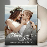 Budget Boho Calligraphy 2 Foto Wedding Vielen Dank<br><div class="desc">Budget Modern Boho Hand Lettered Script 2 Foto Wedding Danke Ihnen personalisiert günstige Low Budget DIN Karte. Stilvolle Hochzeitsvorlage mit einem vollen vertikalen Foto auf der Vorderseite mit Overlay-Text "Danke" in einem Wirblen handgeschriebenen Typografie- oder Kalligraphie-Script-Schriftart mit dem Swashes-Overlay in Weiß auf dem Bild. ***BEACHTE! *** HAUSHALTSPAPIER/FLYER IST DÜNN. ***...</div>