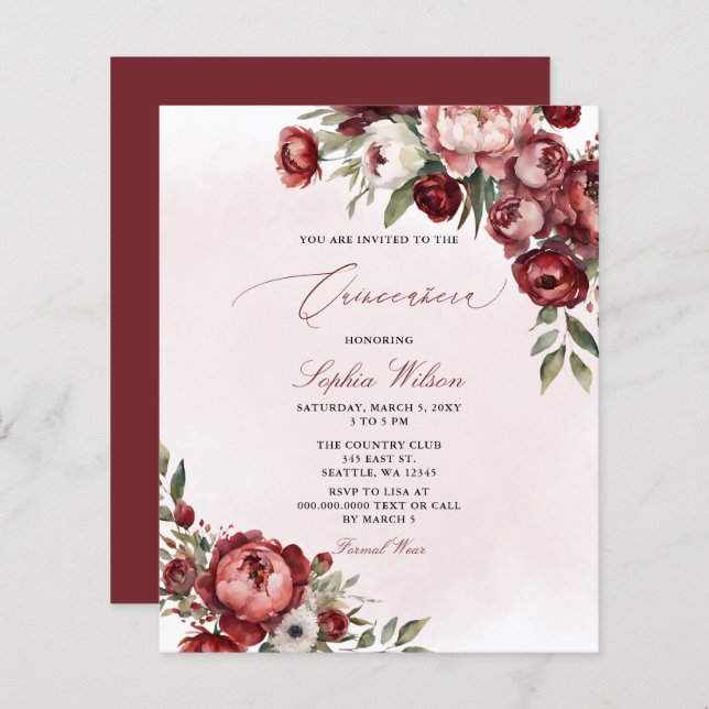 Budget Burgundy Blush Floral Quinceañera Einladung (Vorne/Hinten)