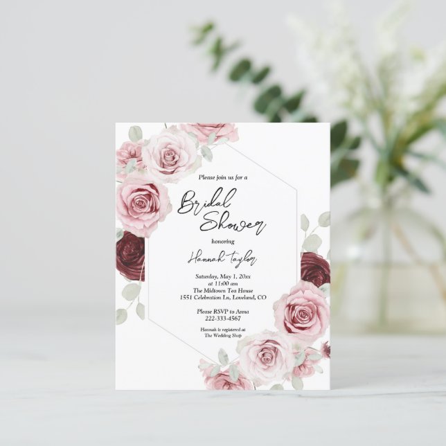Budget Burgundy Pink Floral Brautparty Einladung (Stehend Vorderseite)