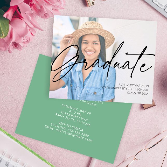 Budget Chic Script H Foto Graduation Party Green (Von Creator hochgeladen)