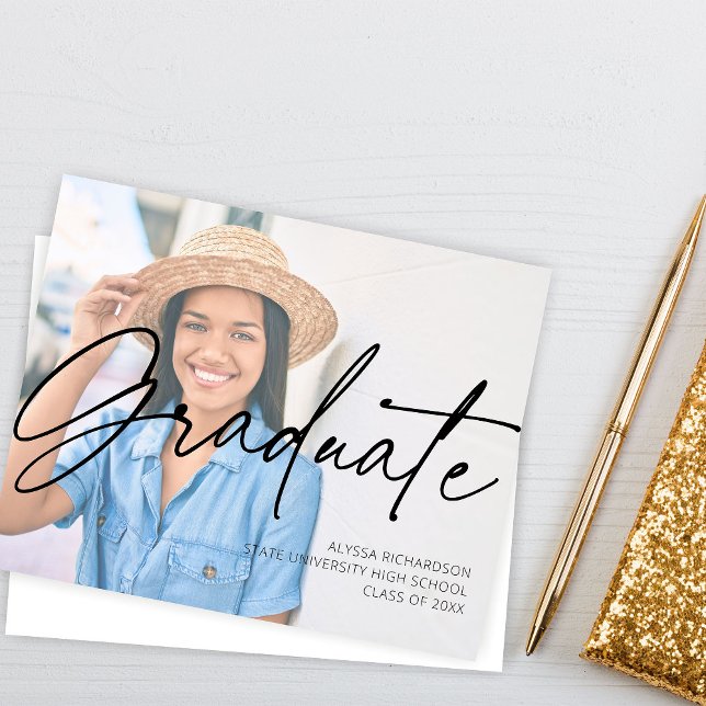 Budget Chic Script H Foto Graduation Party White Flyer (Von Creator hochgeladen)