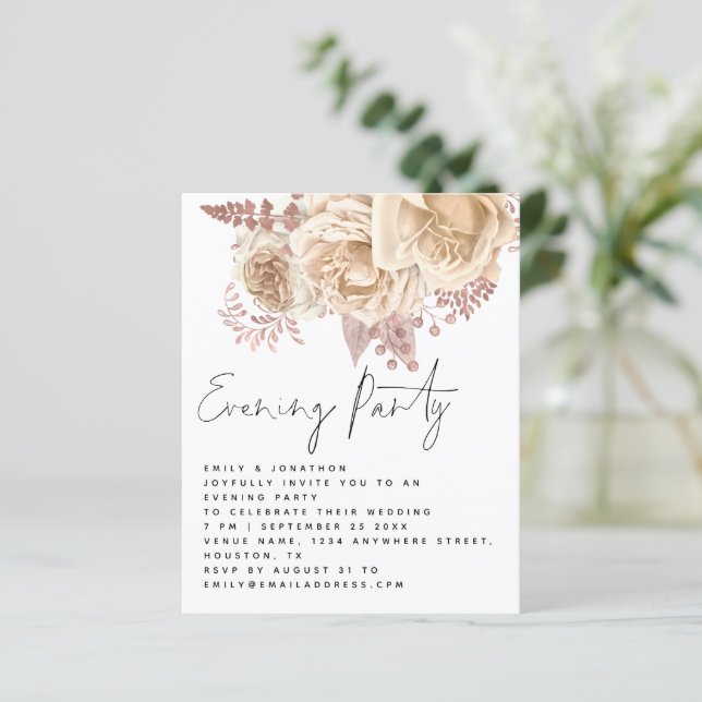BUDGET Cream Florals Wedding Abend Party Einladung (Stehend Vorderseite)