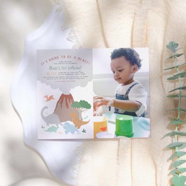 Budget Dinosaur & Volcano Boy Foto Geburtstagspart (Von Creator hochgeladen)