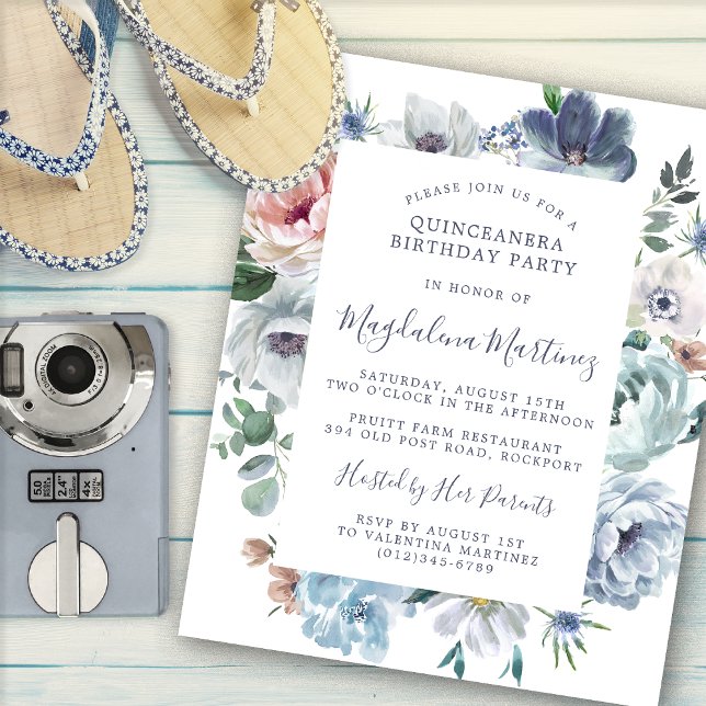 Budget Dusty Blue Floral Quinceanera Einladung (Von Creator hochgeladen)