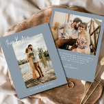 Budget Dusty Blue Wedding Foto Danke Karte<br><div class="desc">Lassen Sie sich von unseren eleganten Dankeschön-Karten mit modernem Drehbuch und Ihrem Lieblings-Hochzeitsfest-Foto verzaubern. Diese Karten bieten ein stilvolles und minimalistisches Design, das perfekt zu jeder Hochzeitsästhesie passt. Personalisieren Sie sie mit einer herzlichen Danksagung, um Ihren Dank an Freunde und Familie für ihre Liebe und Unterstützung zu übermitteln. Diese Karten...</div>