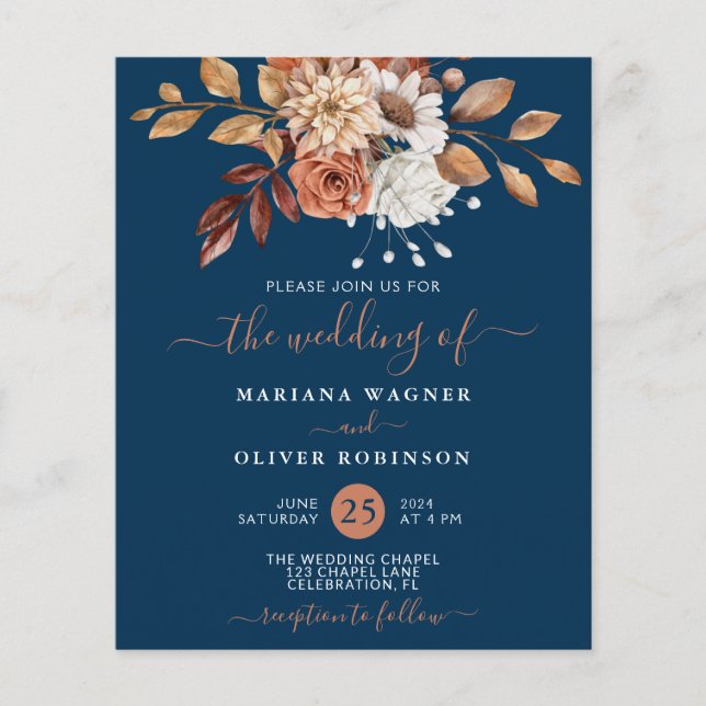 Budget Fall Floral auf Navy Blue Wedding Einladung (Vorderseite)