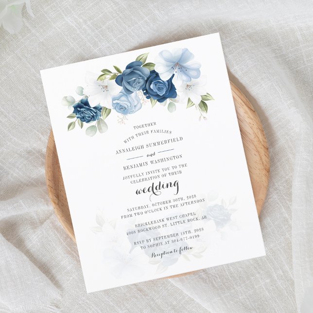 Budget Floral Dusty Blue Script Einladung Hochzeit (Elegant Dusty Blue Floral Script Wedding Invitation)