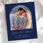 Budget Foto Arch Navy Blau Save the Date<br><div class="desc">Diese einfache,  minimalistische Save the Date Karte verfügt über einen Boho-Foto-Bogen über den Worten "Save the Date" in eleganter weißer Handschrift,  gefolgt von den Namen der Ehepaare,  Hochzeitstag und Stadt in Sans Serif Schriftart auf einem marineblau Hintergrund. Fügen Sie eine detailliertere Nachricht mit weiteren Informationen auf der Rückseite hinzu.</div>