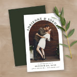 Budget Green Modern Arch Foto Save the Date<br><div class="desc">Budget Modernes Arch Foto Ankündigung Datum freihalten. Mit dieser kreativen und einzigartigen Ankündigung mit Ihrem Foto und unserem trendigen, stilvollen Boho-Bogen verkünden Sie Ihre Verlobung. Dieses ist modern, dunkelgrün und weiß, aber alle Farben und Schriftart sind einfach zu anpassen! **Unser BUDGET Papier ist kleiner und zarter, aber trotzdem schön! Vergessen...</div>