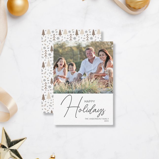 Budget Happy Holidays Modernes Foto Weihnachtskart Mitteilungskarte (Create your own budget personalized photo Christmas Card by MINTIC DESIGN STUDIO)