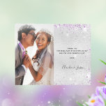 Budget Hochzeit silber lila Foto danke<br><div class="desc">Eine Hochzeit Dankeschön Karte. Ein Imitat silber metallisch aussehende Hintergrundfarbe. Mit lila Imitaten Glitzer Staub. Auf der Vorderseite,  eine große Hand geschrieben Skript und den Text: Danke,  Ihre Namen und ein Datum. Zurück: Personalisieren und fügen Sie Ihre Hochzeit Foto,  danke Ihnen Notiz und Namen.</div>