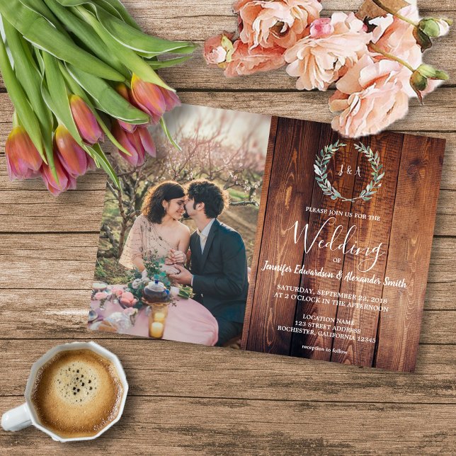 Budget-Holzscheune-Monogramm-Foto-Hochzeitseinladu Flyer (Budget barn wood monogram photo Wedding invitation Flyer. For your rustic country wedding,)