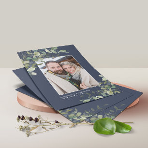 BUDGET Navy Blue Eucalyptus Foto Save the Date Flyer