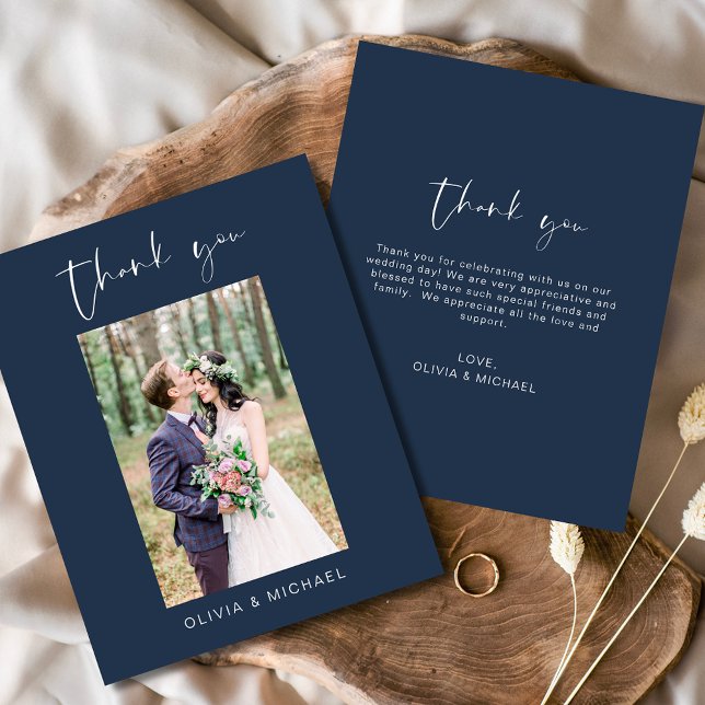 Budget Navy Blue Wedding Danke Foto (Von Creator hochgeladen)