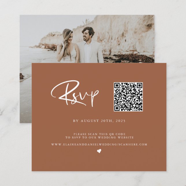 Budget QR Code Terra Cotta Foto RSVP Card (Vorne/Hinten)