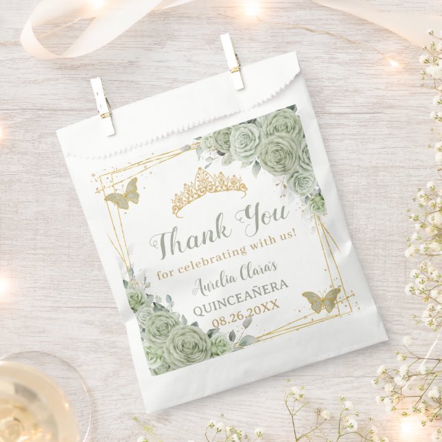 Budget Quinceañera Sage Green Floral Butterfliegen Geschenktütchen (Ausgeschnitten)