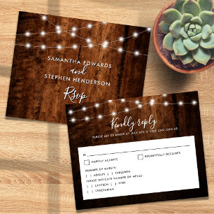 Budget Rustikale Holz- und Lichterketten-Hochzeit 