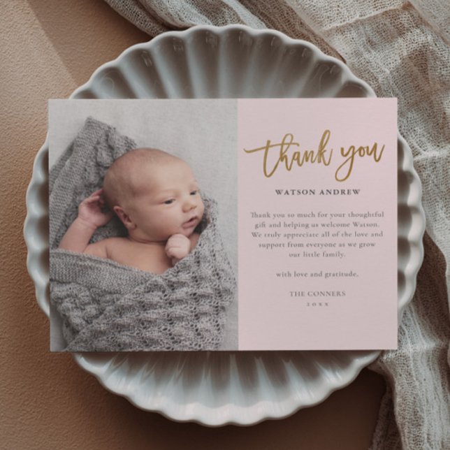 Budget Script Foto Baby Danke Karte (Modern gold script budget baby photo thank you cards.)