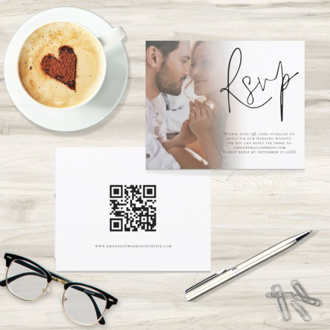 Budget Skript Foto QR Code Hochzeit RSVP (Front and back view. A budget price alternative. Part of a large matching wedding suite)