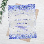 Budget Sweet 16 Silberkönigsblau Einladung<br><div class="desc">Für eine angesagte Sweet 16,  16. Geburtstagsfeier. Ein Imitat silber metallisch aussehender Hintergrund. Dekoriert mit königsblauen Imitaten Glitzer. Personalisieren und fügen Sie einen Namen und Party-Details hinzu. Der Name wird mit einem handgeschriebenen Stilskript geschrieben</div>