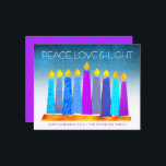 Budget Turquoise Hanukkah Candles Peace Liebe Card<br><div class="desc">"Frieden, Liebe und Licht." Eine spielerische, moderne, künstlerische Abbildung von Boho Musterkerzen in einer Menorah hilft Ihnen, den Urlaub von Hanukkah zu beginnen. Die blauen Kerzen mit farbigen Imitat-Folienmustern überlagern einen türkisfarbenen Farbverlauf zu weißem, strukturiertem Hintergrund. Imitate heiß rosa lila Diamantfolien auf einem blauen Hintergrund für die Rückseite. Fühlen Sie...</div>
