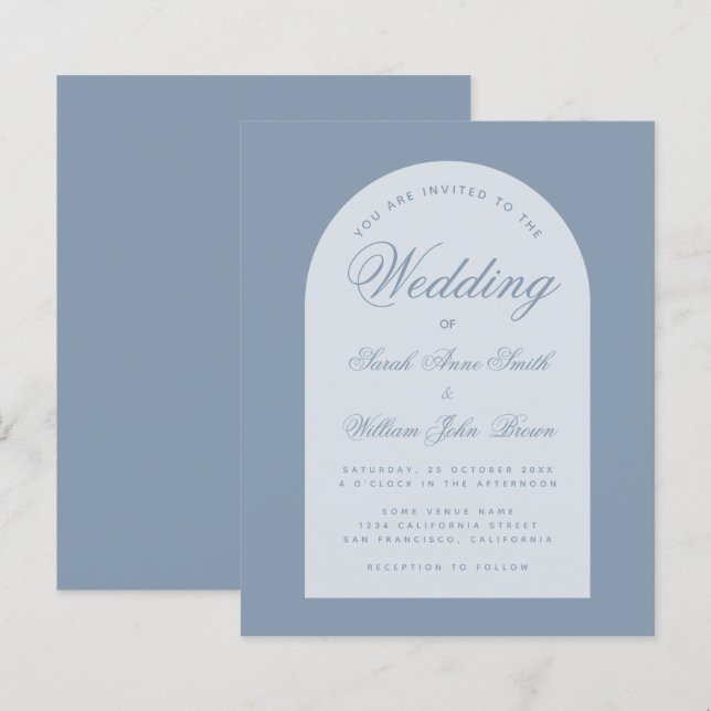 Budget Wedding Dusty Blue Arch Script Einladung (Vorne/Hinten)