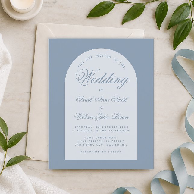 Budget Wedding Dusty Blue Arch Script Einladung (Von Creator hochgeladen)