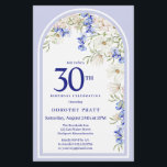 Budget White Blue Floral 30. Geburtstag Einladung<br><div class="desc">Die elegante Party Einladung des 30. Geburtstags ist mit einem Boho-Blumenbogen aus weißen Gänseblümchen und blauen Wildblumen ausgestattet. Dieser Artikel ist Teil der Sammlung Boho Arch Blue und White Floral.</div>